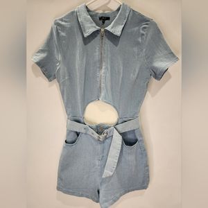 NWT.  Belted Zip-up Denim Shorts Romper Front Cutout accent Women Size L
